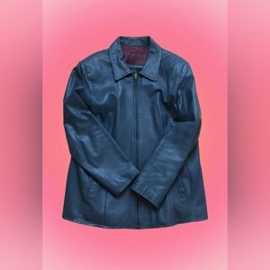 super cute vintage leather jacket in really good condition no major flaws!!!